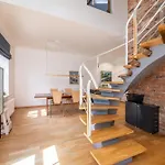 Elegant And Spacious Apartment
