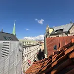 Authentic Loft In The Heart Of Old Town