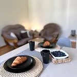 Sunny, Quiet Apartment Near The Riga Center