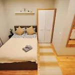 Central Comfort At Hanzas Residence, Stay Near Cafes, Bars, Museums & Esplanade