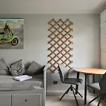 Quiet Loft With Free Parking