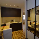 Modern Apartment With Free Parking