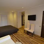 Modern Apartment With Free Parking