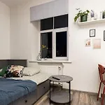 Cute Studio Apt With A View Over The Rooftops And Free Parking In The Area