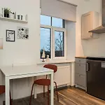 Cute Studio Apt With A View Over The Rooftops And Free Parking In The Area