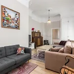 Elegant Apartment In Historical Centre & Free Locked Parking