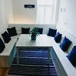 Lighthouse Hostel & Rooms