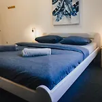 Lighthouse Hostel & Rooms