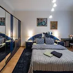 Alunana Premium & Fireplace Apartment In Art Nouveau District, 63 Sqm, 1870S, Self Check-In