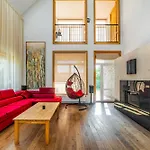 Amber Villa