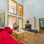 Amber Villa