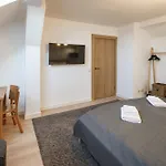 Bearsleys Downtown Apartments