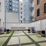 Raina Boulevard Exclusive Design Apartments By The Park