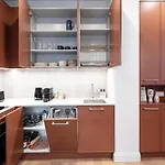 Raina Boulevard Exclusive Design Apartments By The Park