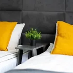 Compact Studio Apartment - 5 Min From Bus Station