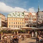 Sunny Apartment In Old Riga
