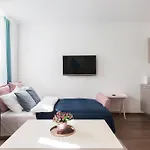 Cozy Old Town Studio Apartment
