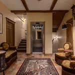 M5 Self-Service Boutique Hotel