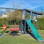 Family Garden House With Free Private Parking & Playground