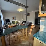 Quiet City Centre Three Rooms Apartmet No. 35