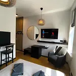 Albert Studio In Art Nouveau Building With Ac Top Location Near Old Town