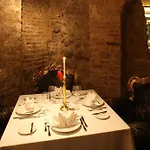 Royal Square Hotel & Suites