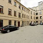 Riga Silent Center Boutique Apt. +Free Parking