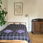 Sunrise Apartment In The Quiet Centre