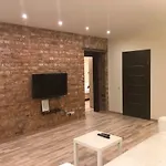 Riverside Embassy Apartment 2. Spacious/Free Parking