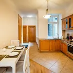 Dzirnavu Street Apartment In City Center