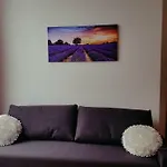 27Th Street Apartment