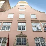 3 Storey Apartment W/Terrace