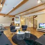 3 Storey Apartment W/Terrace