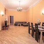 Winwinstay Art Nouveau Apartment