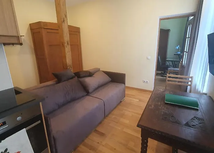 Hot Riga Ernestines 7-3 Enjoy The Feel Of Home And History!
