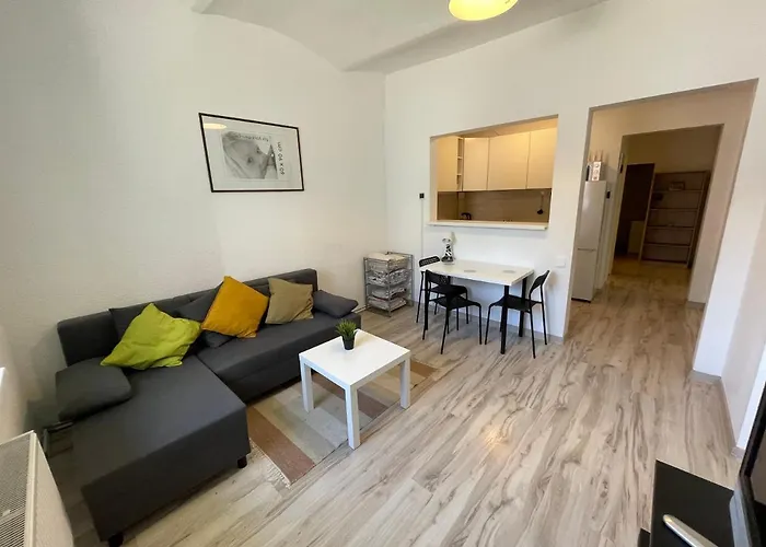 Triada Apartament Near The Park And River Daugava
