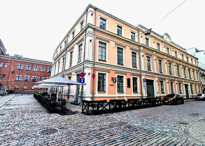 Two Bedroom Apartment In The Old Town
