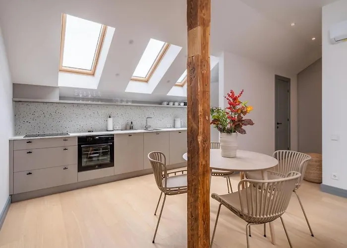 Bright Designer Mansard In City Centre