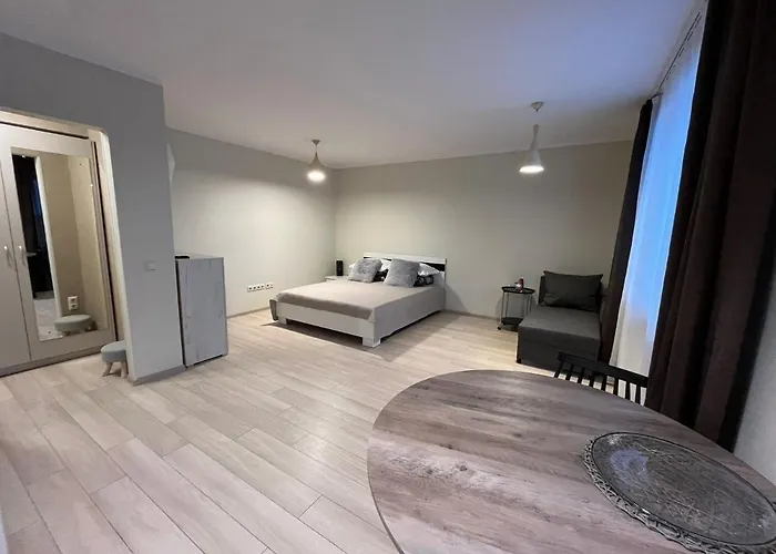Beautiful Apartment Great Location Free Parking