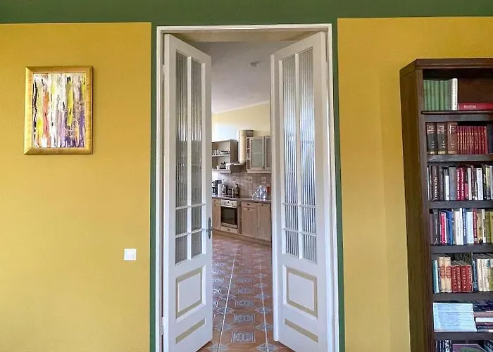 Spacious And Bright Center Apartment With Cityview