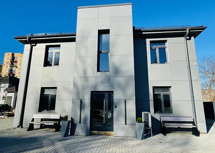 Brivibas Residence - West / East, Free Privat Parking, Free Wifi, Self Check-In