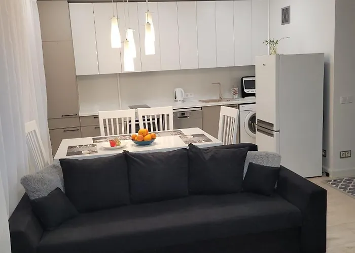 White Apartments Free Parking Self Check-Inn