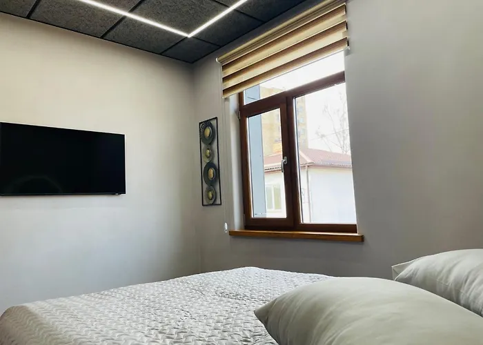 Brivibas Residence - East / West, Free Privat Parking, Free Wifi, Self Check-In