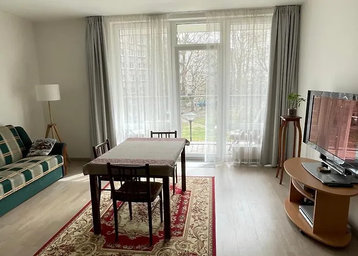 Hugo Apartment & Parking