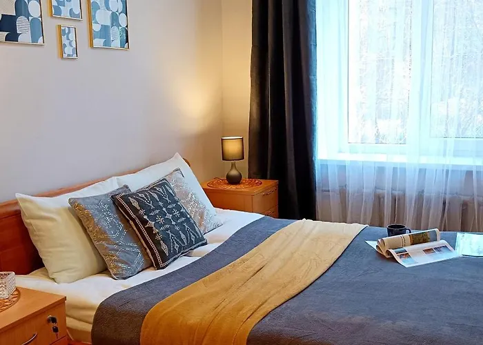 Cozy & Bright 1 Bedroom Apartment With Park Nearby - Free Parking, Central Riga, Up To 5 Guests