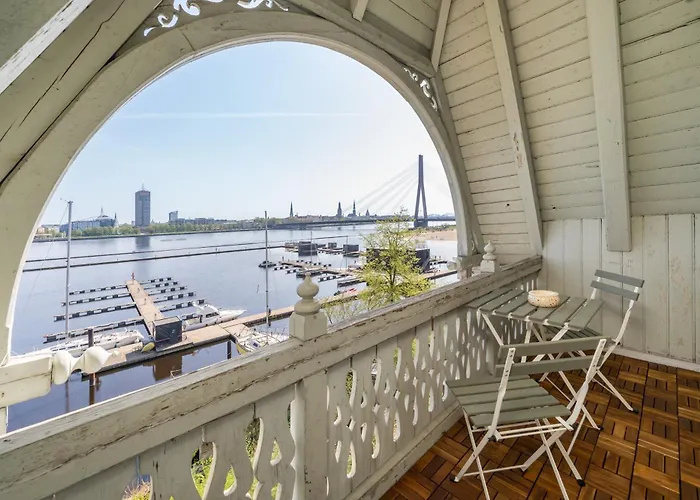 Riverside Flat With A Beautiful View Over Riga