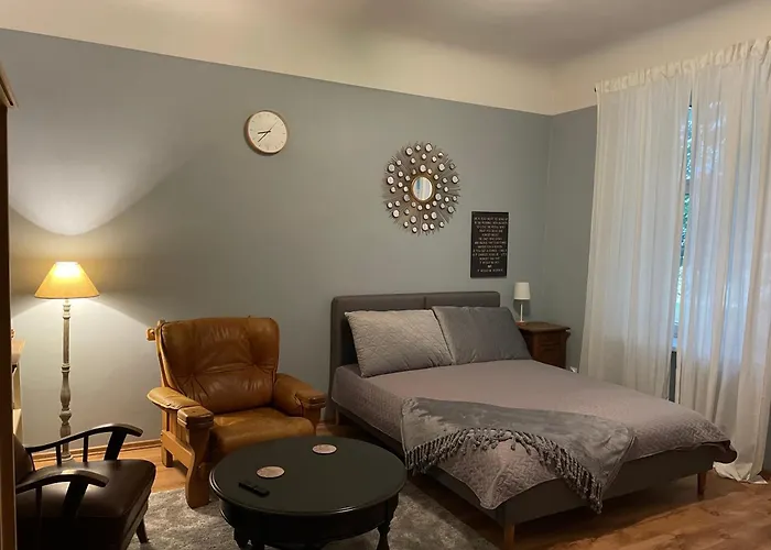 Vienibas Apartment
