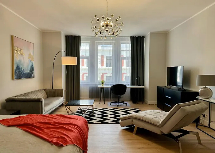 Beautiful, Spacious, Central 4Br