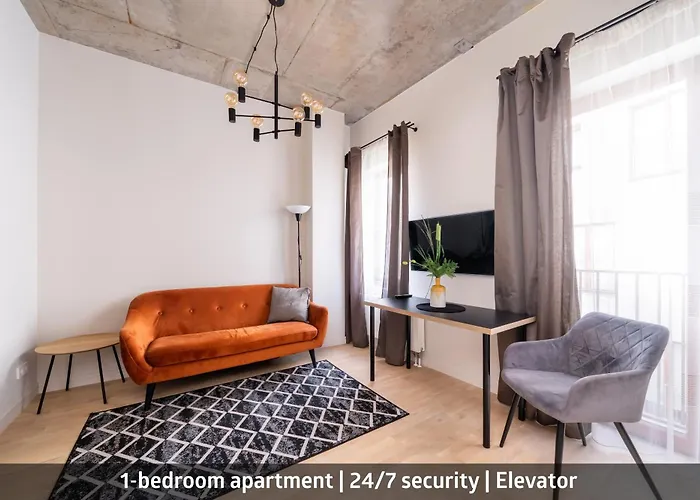 Cosy Old Town Flat In A Modern Secured Apt. Block