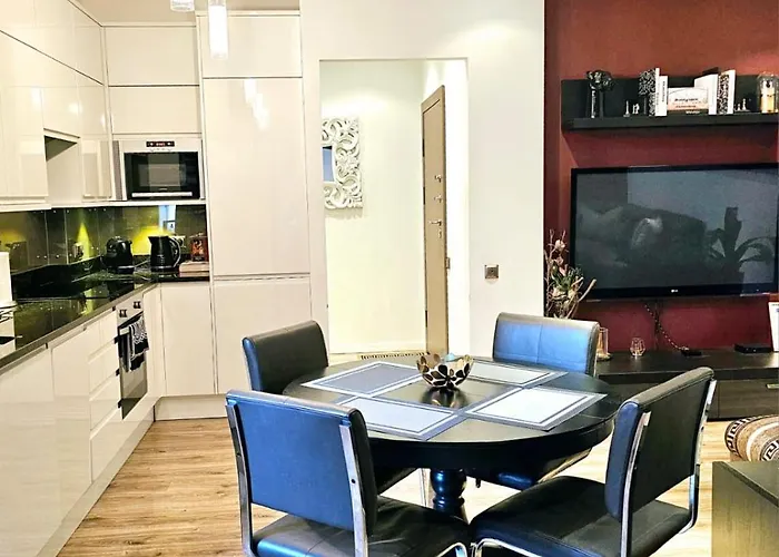 Modern 2 bedroom apartment in the city centre